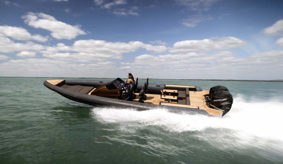 Rib on the water